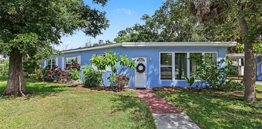Casa en Saint Petersburg, Florida 3 dormitorios, 133.04 m2 № 2381044