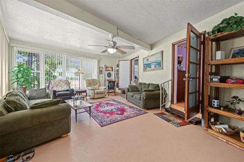 Casa en venta en Saint Petersburg, Florida, 3 dormitorios, 133.04 m2 № 2381044 - foto 6