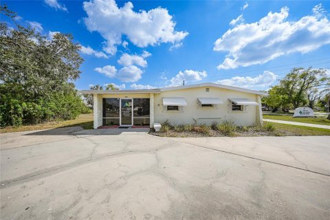 Commercial property in Arcadia, Florida 182.83 sq.m. № 1548508 - photo 1