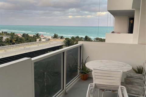 Снять в аренду кондоминиум в Майами-Бич, Флорида 1 спальня, 82.68м2, № 2035071 - фото 11