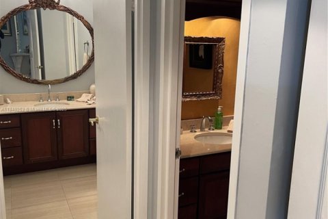 Снять в аренду кондоминиум в Майами-Бич, Флорида 1 спальня, 82.68м2, № 2035071 - фото 20