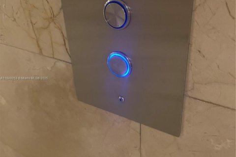 Снять в аренду кондоминиум в Майами-Бич, Флорида 1 спальня, 82.68м2, № 2035071 - фото 15