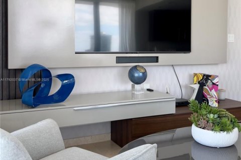 Condominio en venta en Miami, Florida, 2 dormitorios, 117.52 m2 № 1939490 - foto 5