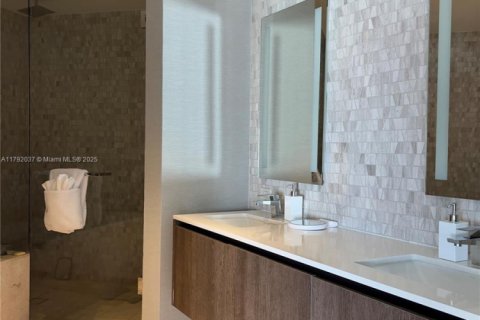 Condominio en venta en Miami, Florida, 2 dormitorios, 117.52 m2 № 1939490 - foto 16
