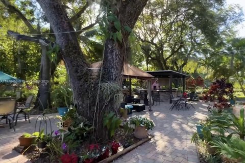 House in Miami, Florida 4 bedrooms № 1868407 - photo 27