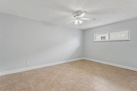 Villa ou maison à vendre à New Port Richey, Floride: 3 chambres, 203.27 m2 № 2149818 - photo 21