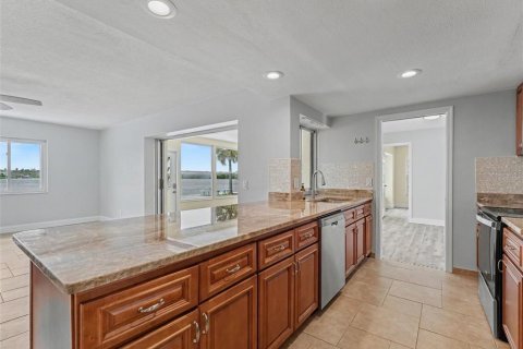 Villa ou maison à vendre à New Port Richey, Floride: 3 chambres, 203.27 m2 № 2149818 - photo 9