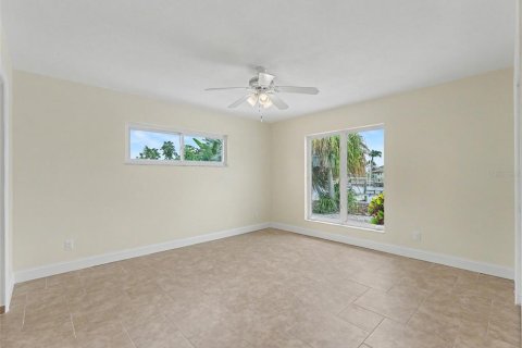Villa ou maison à vendre à New Port Richey, Floride: 3 chambres, 203.27 m2 № 2149818 - photo 23