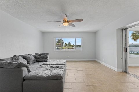 Villa ou maison à vendre à New Port Richey, Floride: 3 chambres, 203.27 m2 № 2149818 - photo 20