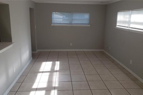 House in Winter Park, Florida 4 bedrooms, 158.03 sq.m. № 2198810 - photo 5
