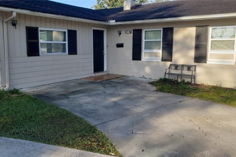 House in Winter Park, Florida 4 bedrooms, 158.03 sq.m. № 2198810 - photo 2