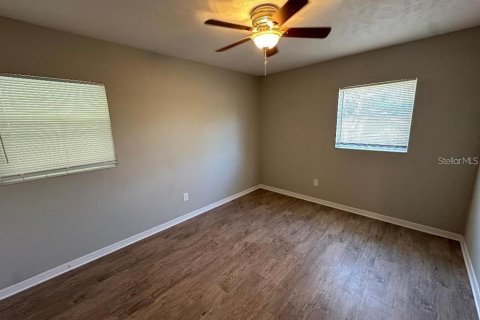House in Winter Park, Florida 4 bedrooms, 158.03 sq.m. № 2198810 - photo 16