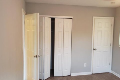 House in Winter Park, Florida 4 bedrooms, 158.03 sq.m. № 2198810 - photo 12