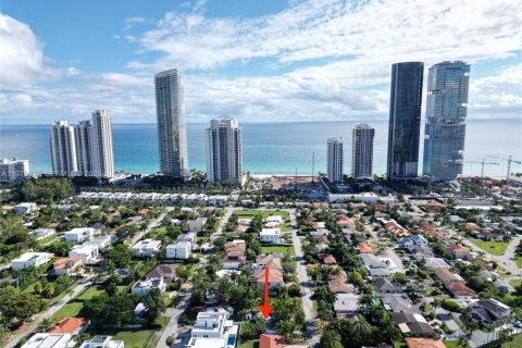 Купить виллу или дом в Санни-Айлс-Бич, Флорида 3 спальни, 151.62м2, № 2044609 - фото 5