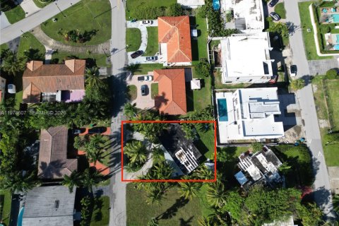 Купить виллу или дом в Санни-Айлс-Бич, Флорида 3 спальни, 151.62м2, № 2044609 - фото 2