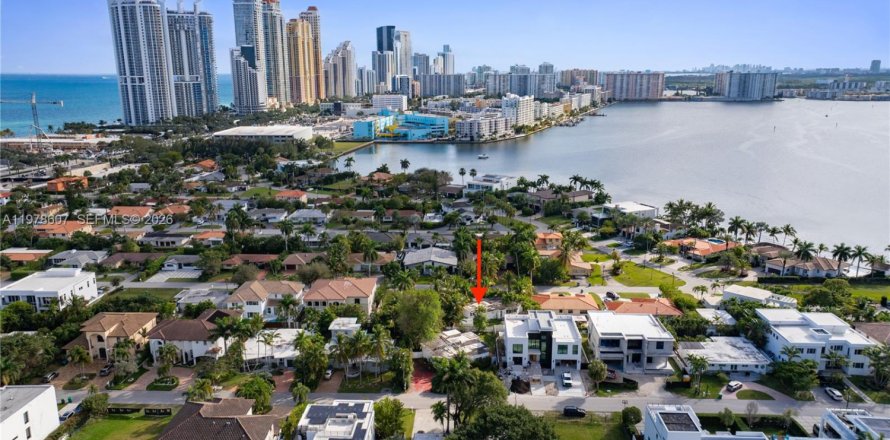 Дом в Санни-Айлс-Бич, Флорида 3 спальни, 151.62м2 № 2044609