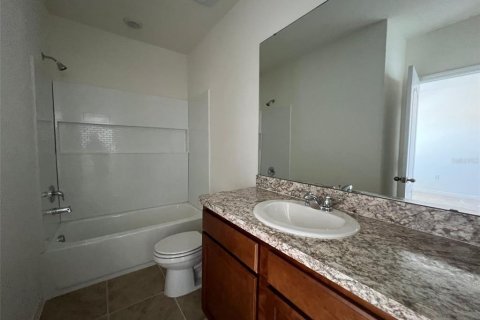 Townhouse in Davenport, Florida 3 bedrooms, 168.15 sq.m. № 1881064 - photo 12