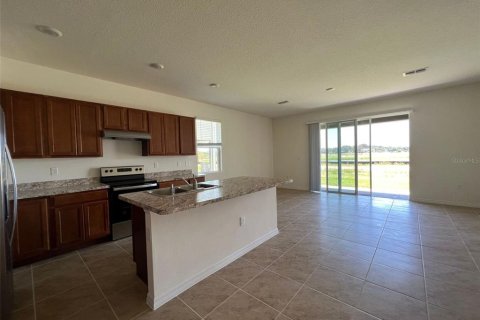 Townhouse in Davenport, Florida 3 bedrooms, 168.15 sq.m. № 1881064 - photo 4