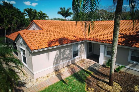 Купить виллу или дом в Мирамар, Флорида 4 спальни, № 2028205 - фото 4