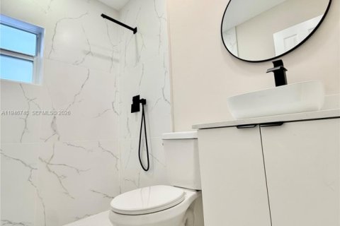 Casa en venta en Miami, Florida, 4 dormitorios, 86.96 m2 № 2003128 - foto 19