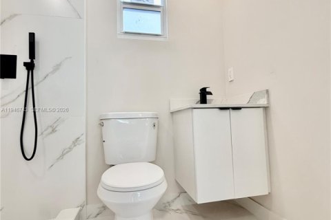 Casa en venta en Miami, Florida, 4 dormitorios, 86.96 m2 № 2003128 - foto 10