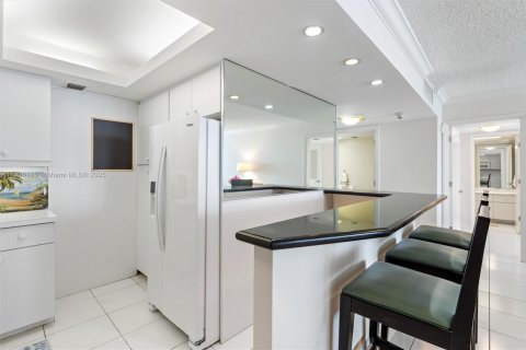 Снять в аренду кондоминиум в Форт-Лодердейл, Флорида 1 спальня, 103.03м2, № 1965801 - фото 10