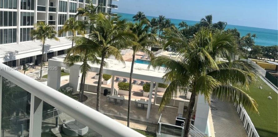 Condominio en Bal Harbour, Florida, 2 dormitorios  № 2020900