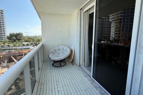 Condominio en venta en Bal Harbour, Florida, 2 dormitorios, 98.1 m2 № 2020900 - foto 10