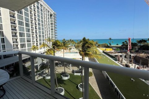 Condominio en venta en Bal Harbour, Florida, 2 dormitorios, 98.1 m2 № 2020900 - foto 12