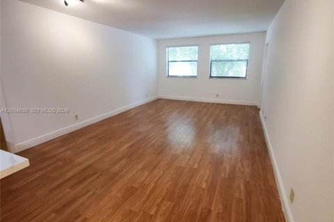 Condominio en alquiler en Doral, Florida, 2 dormitorios, 92.16 m2 № 2068632 - foto 9