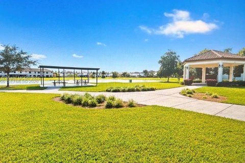 Apartment in Homestead, Florida 1 bedroom № 2042068 - photo 14