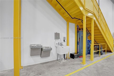 Купить коммерческую недвижимость в Сент-Луси, Флорида № 1988468 - фото 23