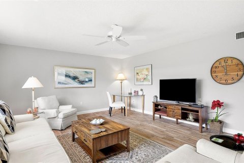 House in Sarasota, Florida 2 bedrooms, 111.48 sq.m. № 1915026 - photo 18