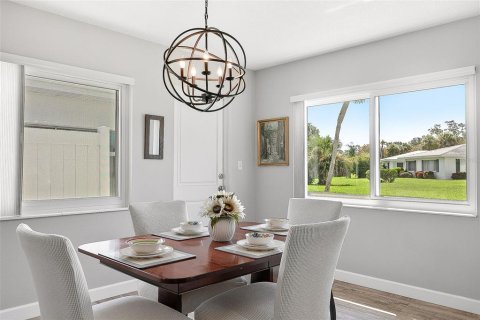 House in Sarasota, Florida 2 bedrooms, 111.48 sq.m. № 1915026 - photo 22