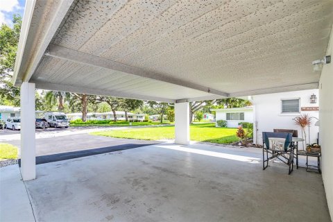 House in Sarasota, Florida 2 bedrooms, 111.48 sq.m. № 1915026 - photo 6