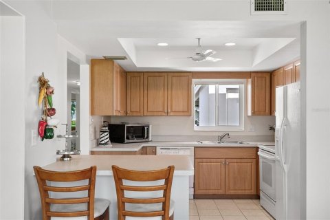 House in Sarasota, Florida 2 bedrooms, 111.48 sq.m. № 1915026 - photo 12