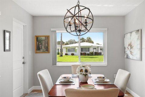 House in Sarasota, Florida 2 bedrooms, 111.48 sq.m. № 1915026 - photo 14