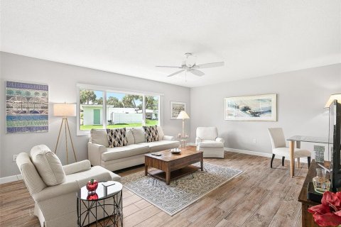 House in Sarasota, Florida 2 bedrooms, 111.48 sq.m. № 1915026 - photo 19