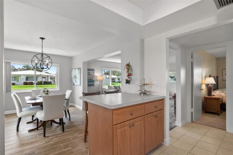 House in Sarasota, Florida 2 bedrooms, 111.48 sq.m. № 1915026 - photo 13