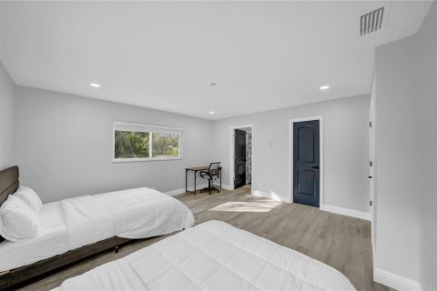 Casa en venta en Lutz, Florida, 8 dormitorios, 401.99 m2 № 1602375 - foto 22