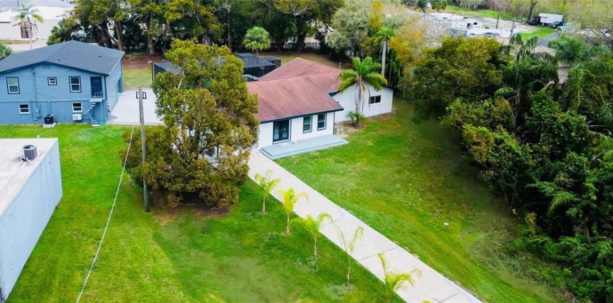 Casa en Lutz, Florida 8 dormitorios, 401.99 m2 № 1602375
