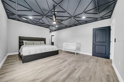 Casa en venta en Lutz, Florida, 8 dormitorios, 401.99 m2 № 1602375 - foto 15