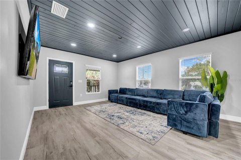 Casa en venta en Lutz, Florida, 8 dormitorios, 401.99 m2 № 1602375 - foto 29