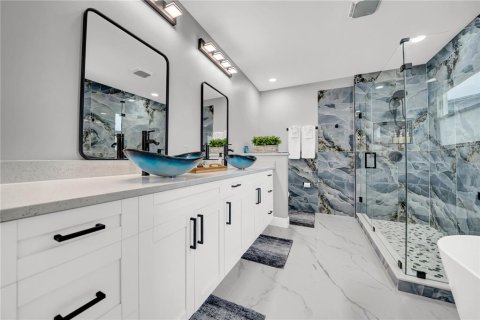 Casa en venta en Lutz, Florida, 8 dormitorios, 401.99 m2 № 1602375 - foto 16