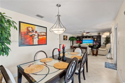 Купить виллу или дом в Санрайз, Флорида 3 спальни, 141.58м2, № 2043637 - фото 3