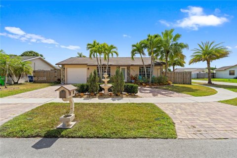 Дом в Санрайз, Флорида 3 спальни, 141.58м2 № 2043637