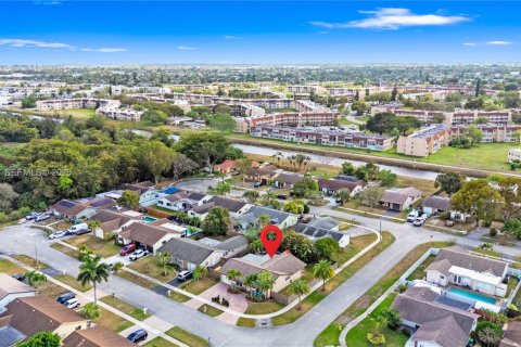 Купить виллу или дом в Санрайз, Флорида 3 спальни, 141.58м2, № 2043637 - фото 16