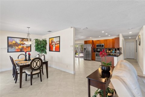 Купить виллу или дом в Санрайз, Флорида 3 спальни, 141.58м2, № 2043637 - фото 2