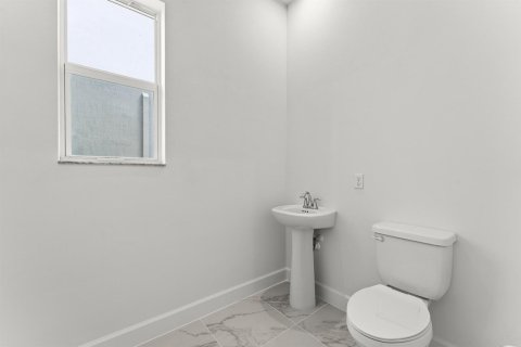 House in Port St. Lucie, Florida 3 bedrooms, 190.64 sq.m. № 2146845 - photo 12