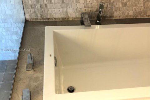 Condominio en venta en Miami, Florida, 2 dormitorios, 119.01 m2 № 1936252 - foto 8